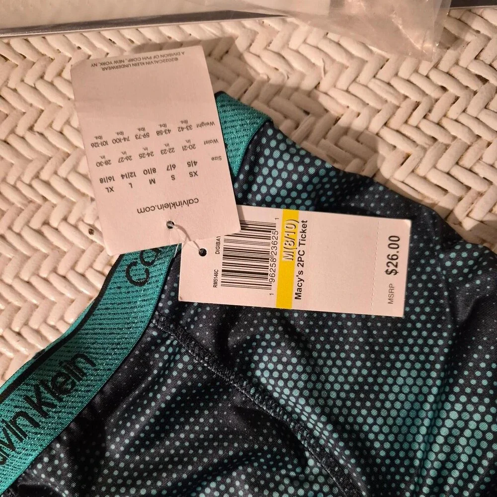 Calvin Klein boys 2pk Boxer Briefs. brand new with tags. size med 8-10 # Calvink